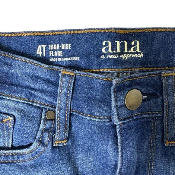 a.n.a High Rise Flare Distressed Jeans Size 4 Tall Dark Denim - Picture 5 of 9